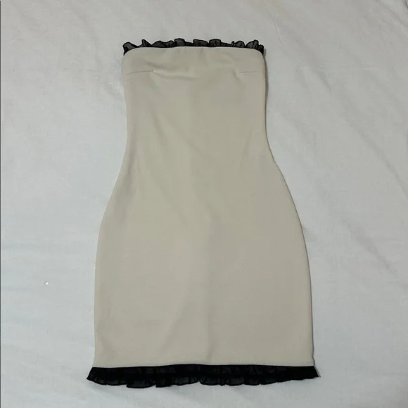 White Fox Boutique Beige Strapless Mini Dress with Black Ruffle Trim - Picture 4 of 6